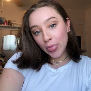 Meet your Posher, Abby